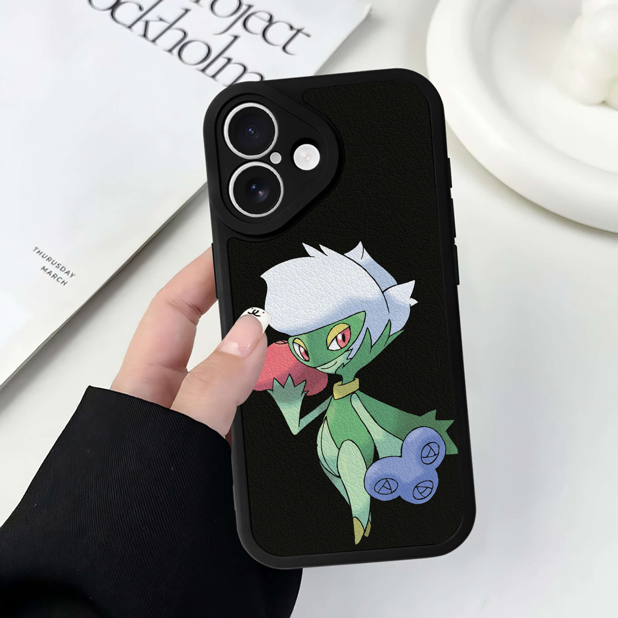 （画像用） ポケットモンスター Pokémon 【iPhone 16シリーズ対応】シリコンスマホケース（レザー調） 材質：シリコン